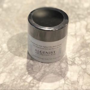 Super moisturizing face cream!